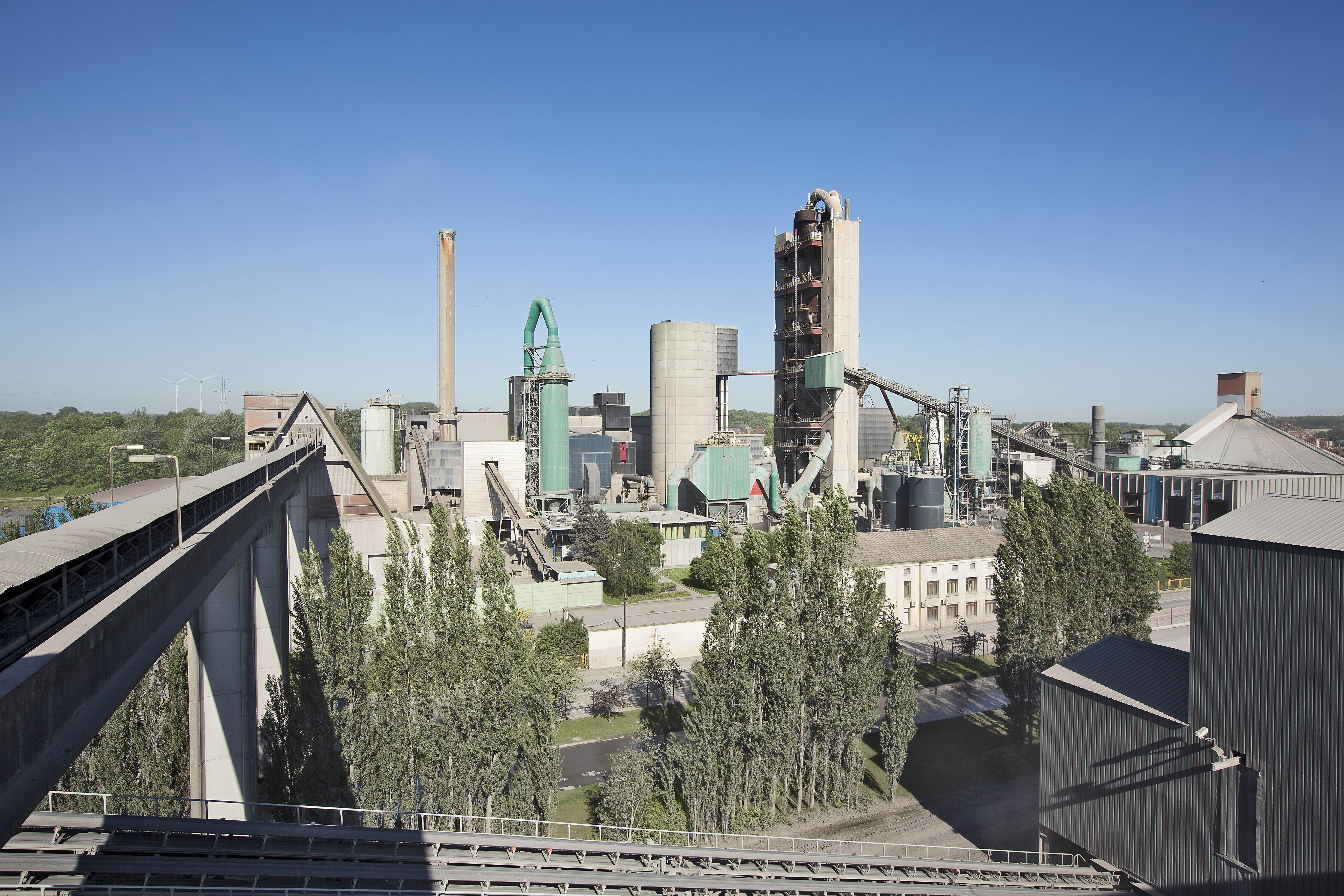CBR to build one-of-a-kind hybrid carbon capture unit at its Antoing cement plant 